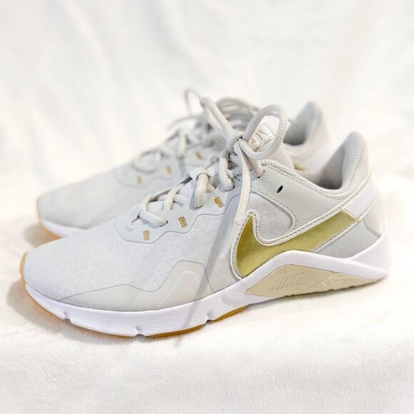 Nike Legend Essential 2 Platinum Metallic Gold Star Women's Athletic Shoes 6.5 - Picture 1 of 7